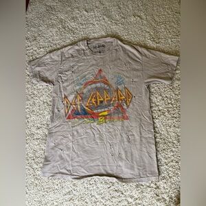 Women’s size S/M Goodie Two Sleeves Def Leopard Shirt